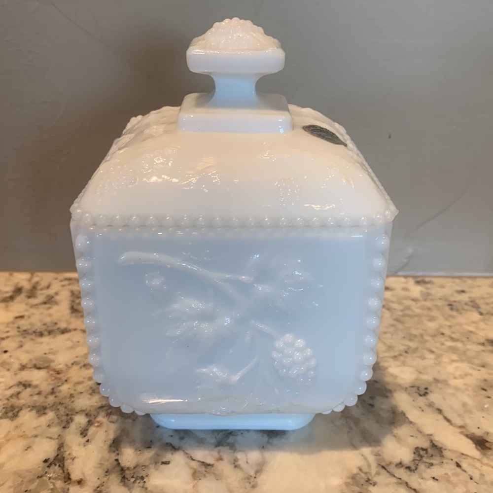 Westmoreland paneled grape beaded square puff box with lid milk glass - Picture 4 of 8